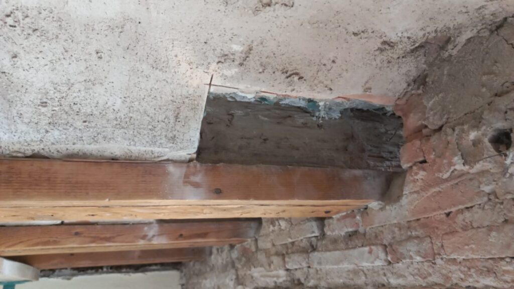 SOS Madera Rehabilitación de vigas estructurales en calle Espartero Valencia