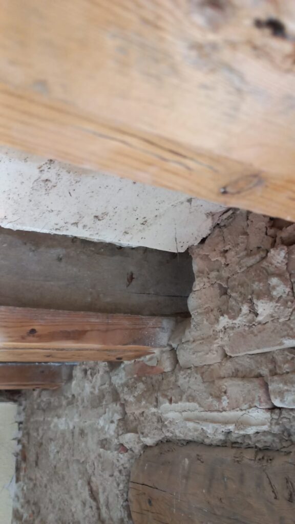 SOS Madera Rehabilitación de vigas estructurales en calle Espartero Valencia